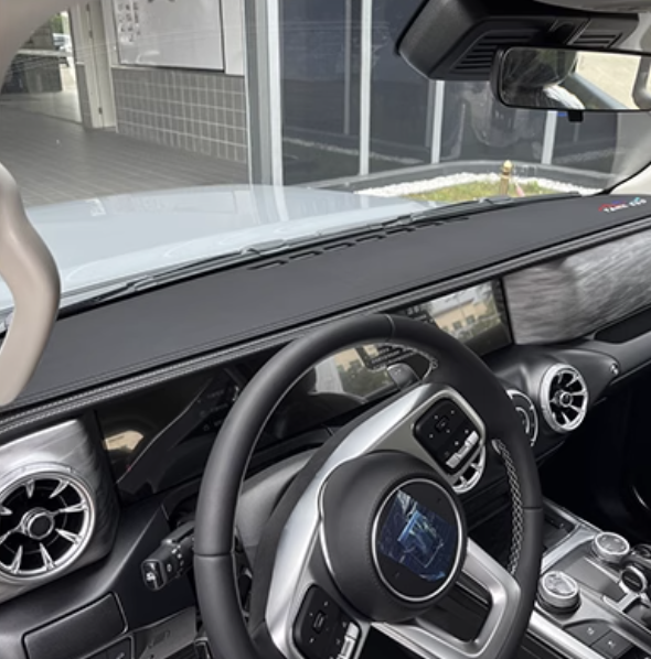 Xevaban.com ở 214 Giải Phóng là đơn vị chuyên cung cấp phụ kiện oto, đồ chơi oto, phụ tùng oto, phụ kiện tank 300, đồ chơi tank 300, xevaban, 214 giải phóng, thảm taplo tank 300, thảm chống nắng taplo tank 300, chống nắng taplo tank 300.